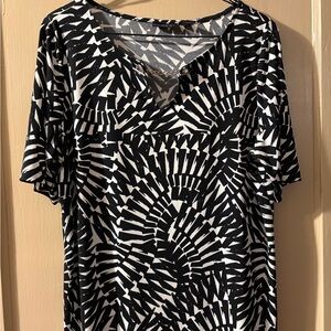 Monochrome Geometric Women's Short Sleeve Top Tahari